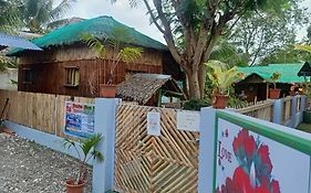 Moalboal Bamboo House / Rooms